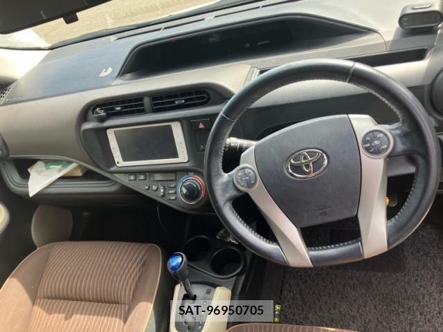 Toyota AQUA 2013-03 8876268-18
