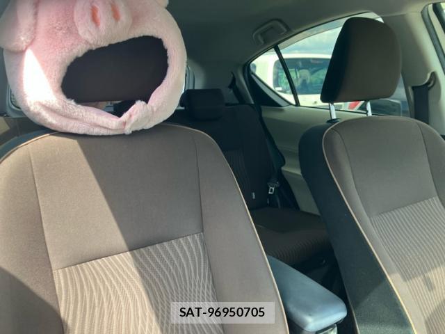 Toyota AQUA 2013-03 8876268-19