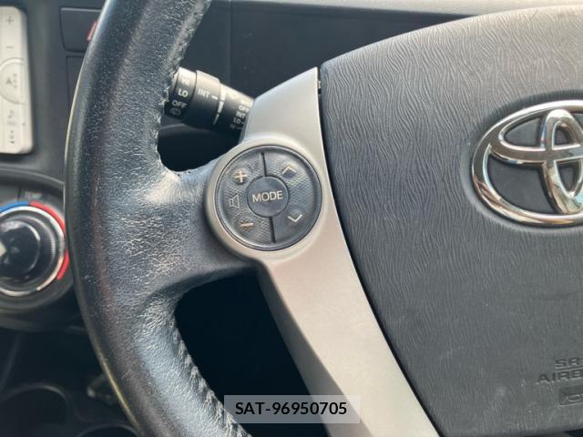 Toyota AQUA 2013-03 8876268-5