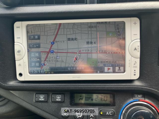 Toyota AQUA 2013-03 8876268-8