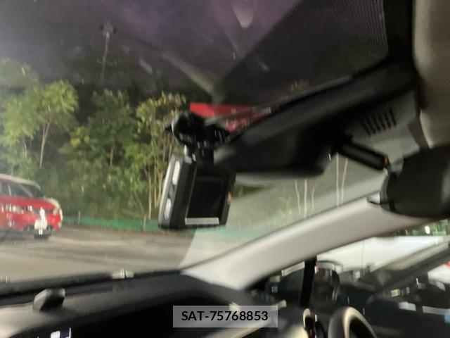 Toyota AQUA 2019-10 8876306-11