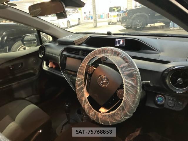 Toyota AQUA 2019-10 8876306-14