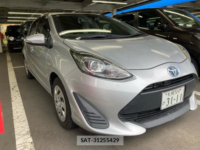 Toyota AQUA 2017-09 8876312-0