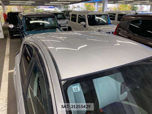 Toyota AQUA 2017-09 8876312-5