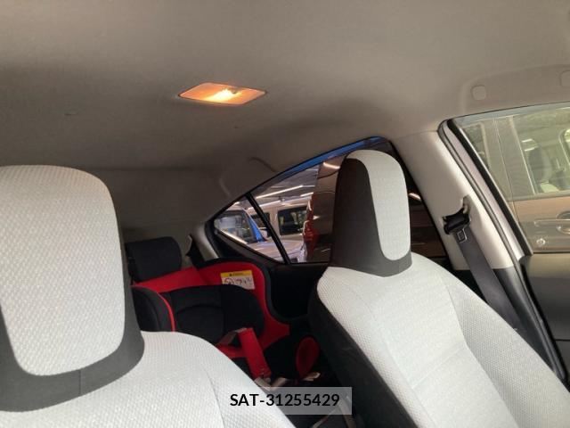 Toyota AQUA 2017-09 8876312-8