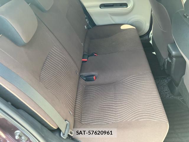 Toyota AQUA 2014-06 8876384-16
