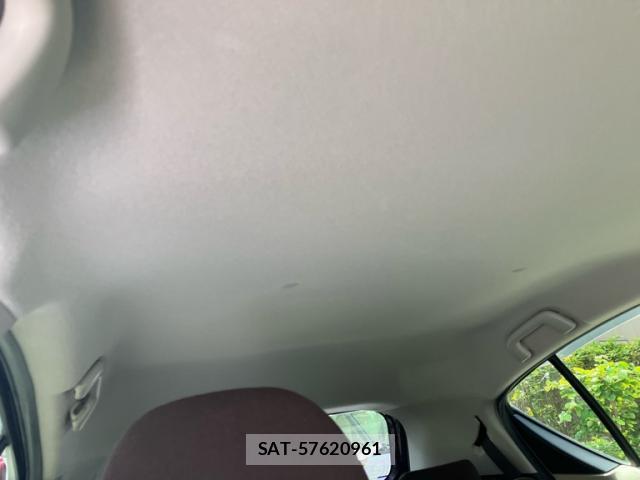 Toyota AQUA 2014-06 8876384-17