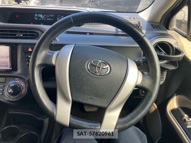 Toyota AQUA 2014-06 8876384-18