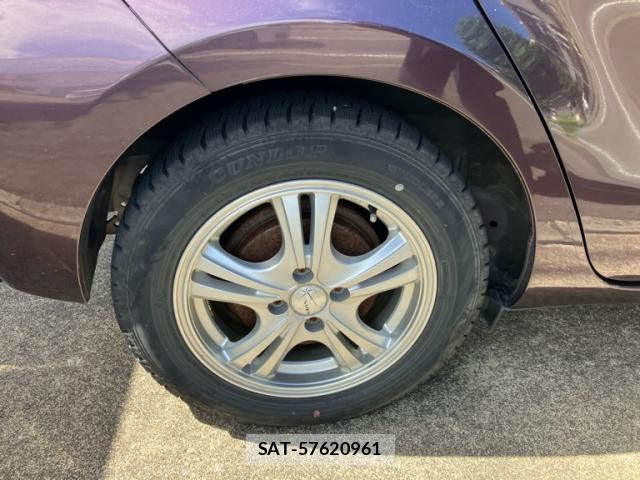 Toyota AQUA 2014-06 8876384-6