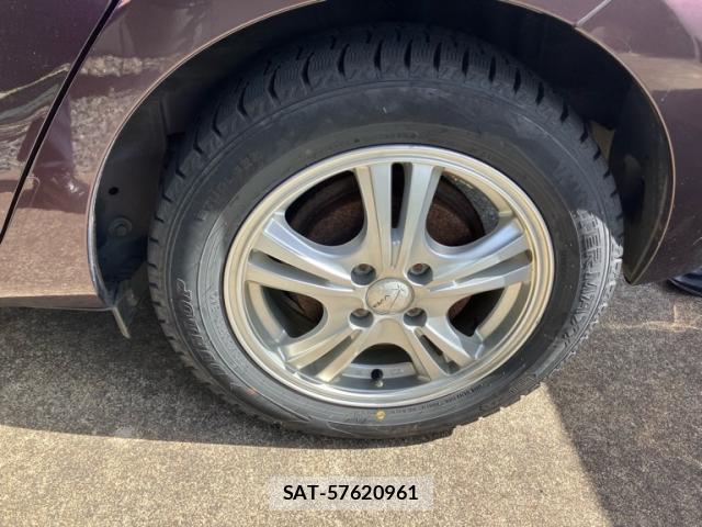 Toyota AQUA 2014-06 8876384-7