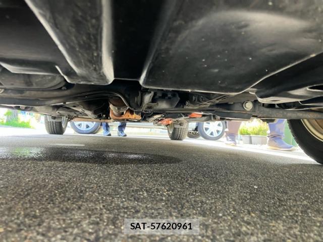 Toyota AQUA 2014-06 8876384-9