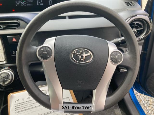 Toyota AQUA 2015-09 8876463-4