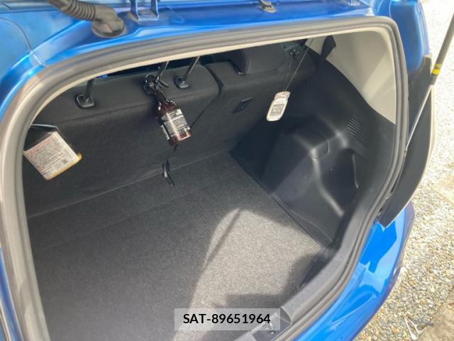 Toyota AQUA 2015-09 8876463-5