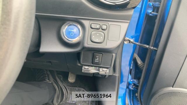 Toyota AQUA 2015-09 8876463-8