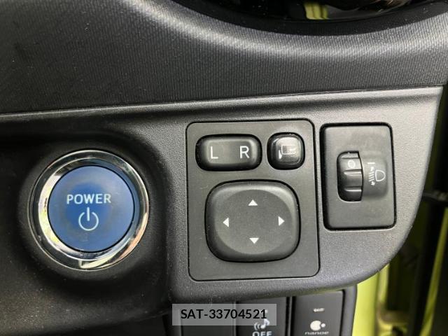 Toyota AQUA 2015-09 8876579-13