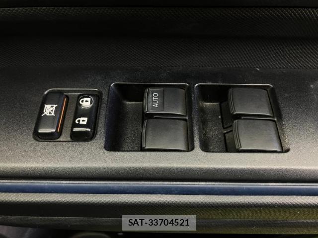 Toyota AQUA 2015-09 8876579-17