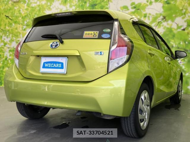Toyota AQUA 2015-09 8876579-2