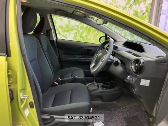 Toyota AQUA 2015-09 8876579-6