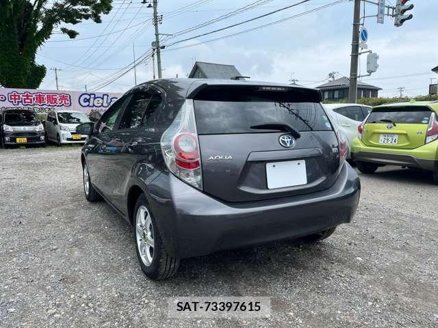 Toyota AQUA 2014-03 8876628-8