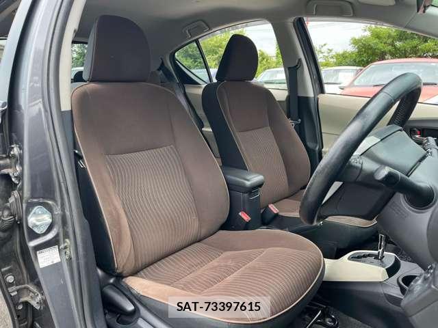 Toyota AQUA 2014-03 8876628-9