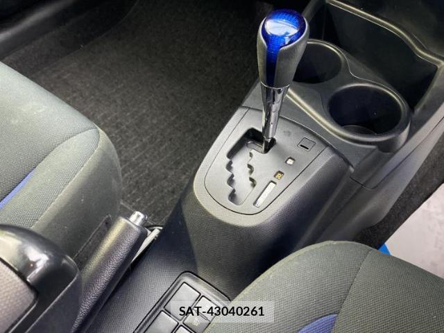 Toyota AQUA 2019-06 8876764-13
