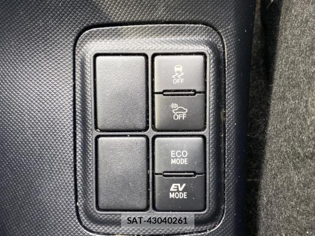 Toyota AQUA 2019-06 8876764-14