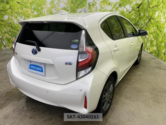 Toyota AQUA 2019-06 8876764-2