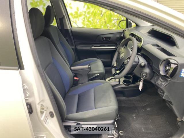 Toyota AQUA 2019-06 8876764-3