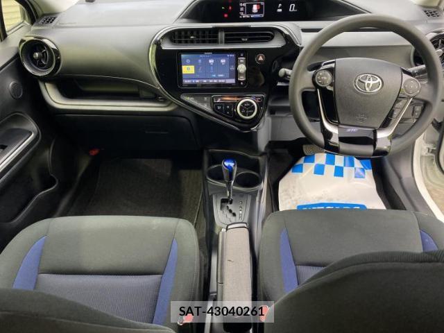 Toyota AQUA 2019-06 8876764-5