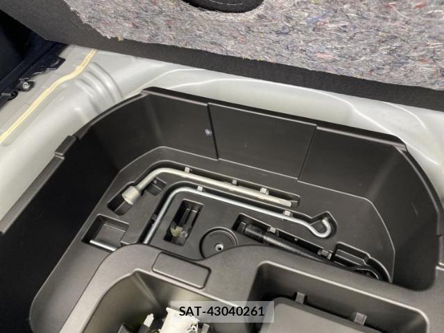 Toyota AQUA 2019-06 8876764-7
