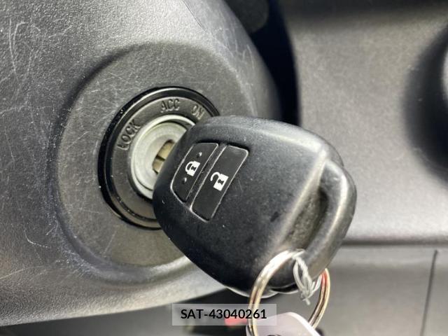 Toyota AQUA 2019-06 8876764-9