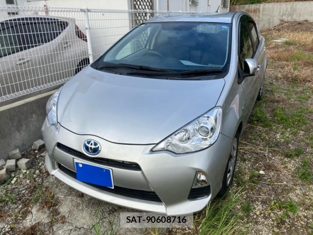 Toyota AQUA 2013-03 8877090-0