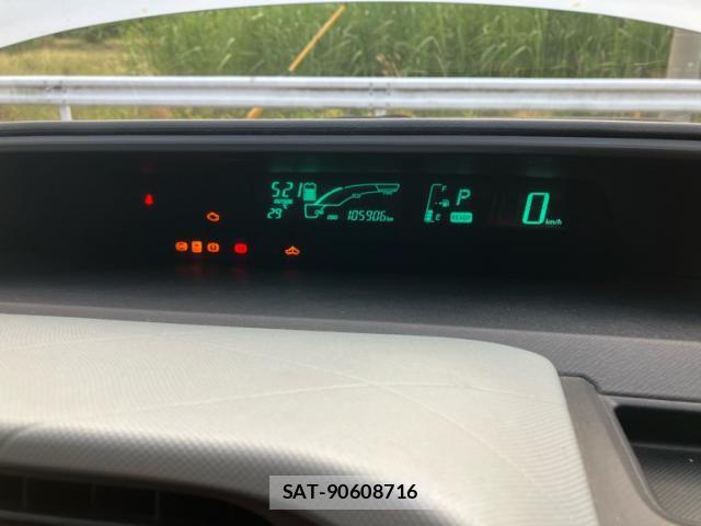 Toyota AQUA 2013-03 8877090-14