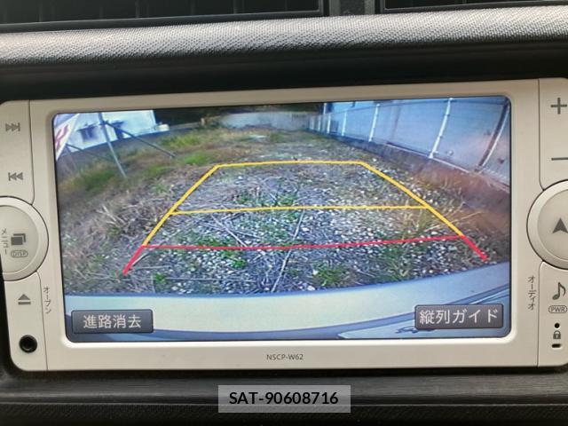 Toyota AQUA 2013-03 8877090-17