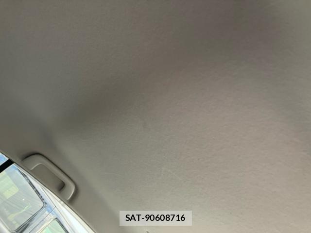 Toyota AQUA 2013-03 8877090-9