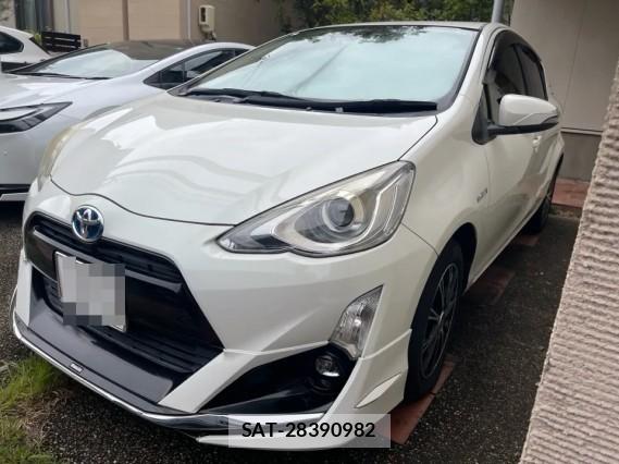 Toyota AQUA 2015-10 8877182-0