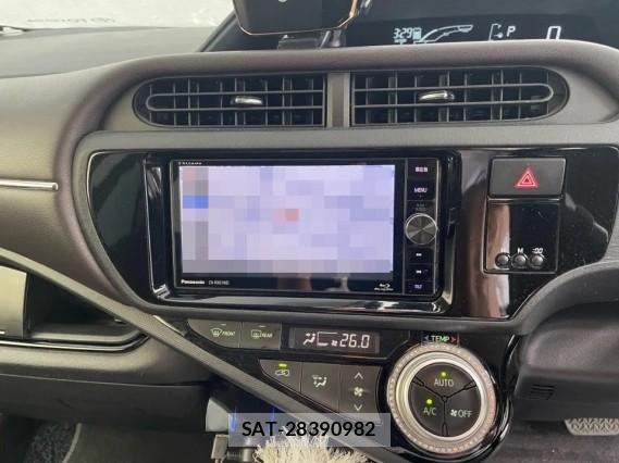 Toyota AQUA 2015-10 8877182-4