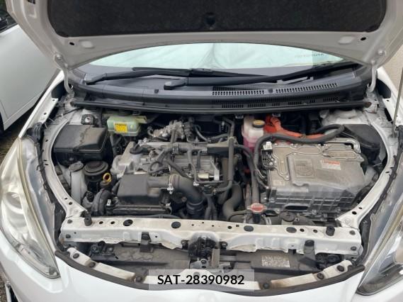 Toyota AQUA 2015-10 8877182-7