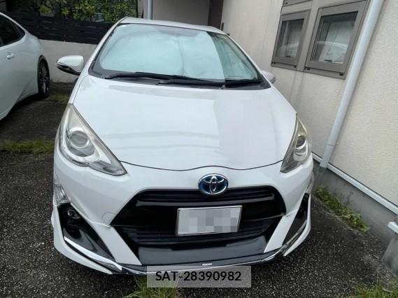 Toyota AQUA 2015-10 8877182-9
