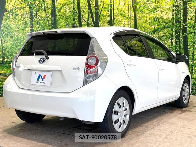 Toyota AQUA 2014-03 8877217-16