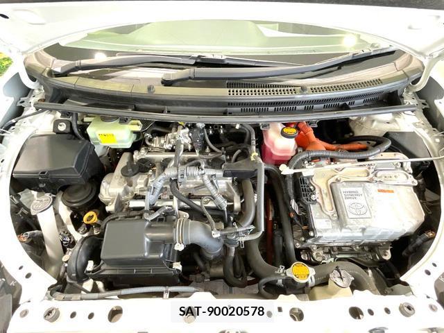 Toyota AQUA 2014-03 8877217-17