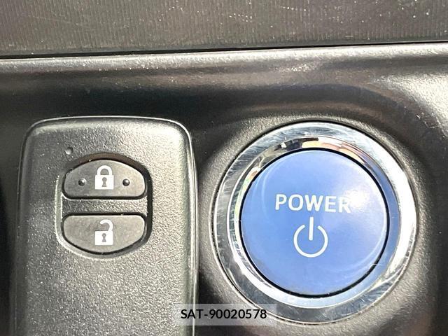 Toyota AQUA 2014-03 8877217-5
