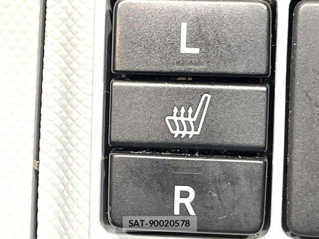 Toyota AQUA 2014-03 8877217-6