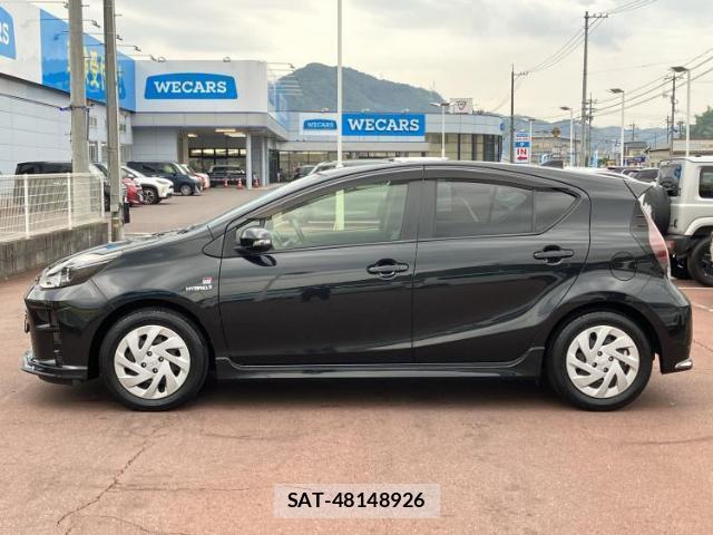 Toyota AQUA 2018-08 8877280-1