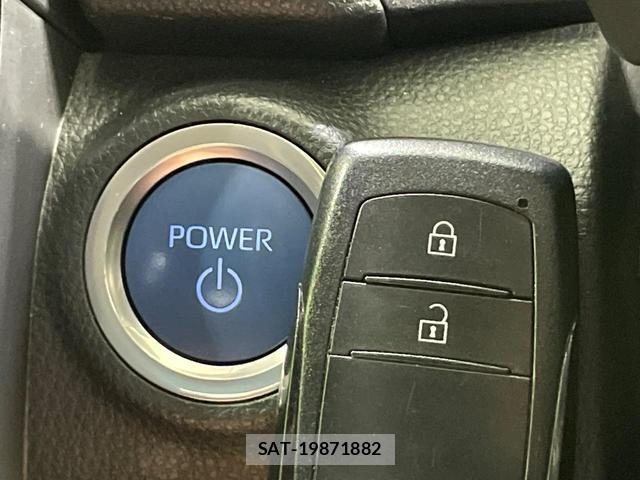 Toyota AQUA 2023-07 8877328-6