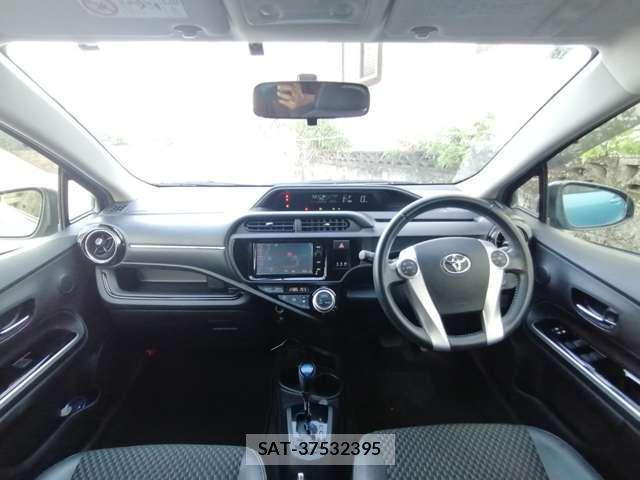 Toyota AQUA 2015-07 8877502-4