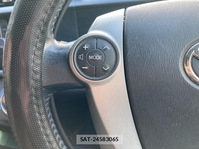Toyota AQUA 2012-11 8877541-17
