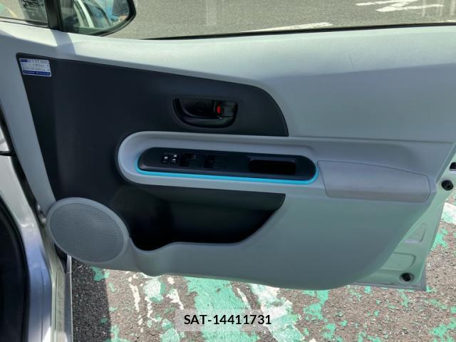 Toyota AQUA 2012-10 8877628-7