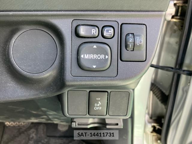 Toyota AQUA 2012-10 8877628-8