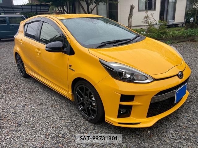 Toyota AQUA 2017-12 8877903-0